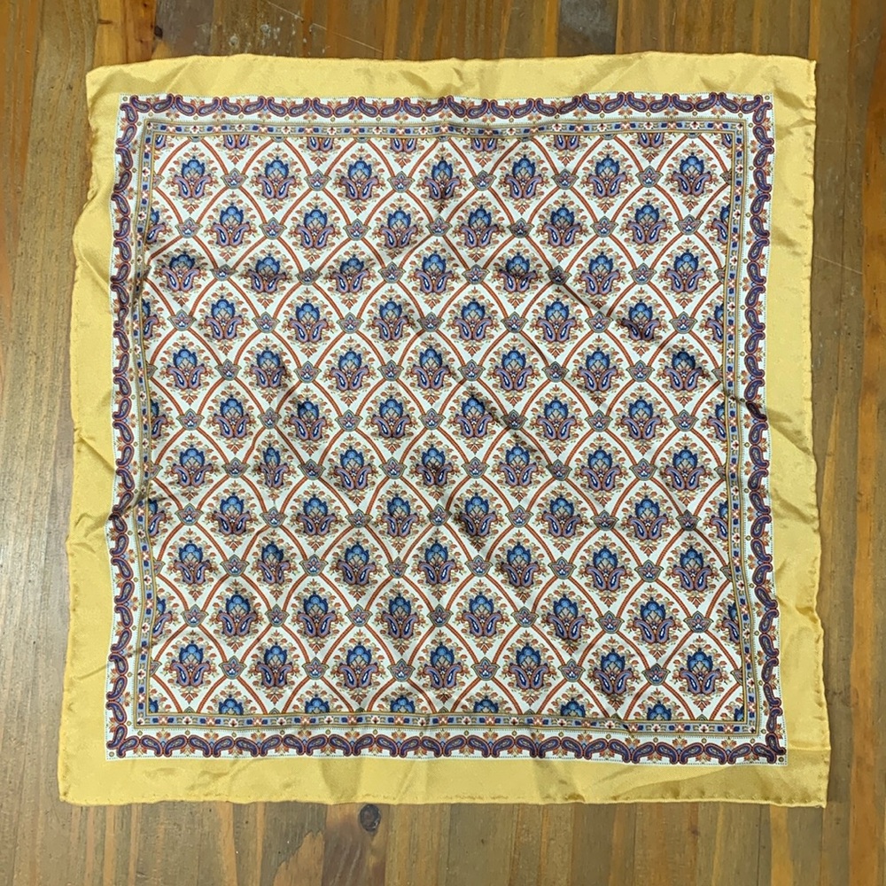 EUC Vintage 100% Silk Pocket Square Handkerchief Scarf - Picture 2 of 4